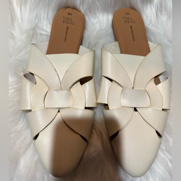Time and Tru Cream Mules with Woven Design - Picture 1 of 5
